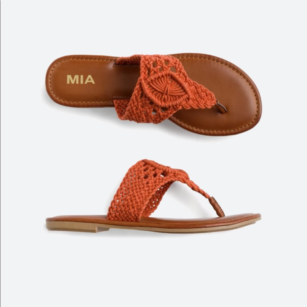 Mia Donna Macrame Sandal in Coral size 8.5